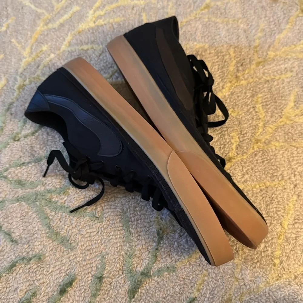 Nike lightweight canvas rubber sole sneakers 13